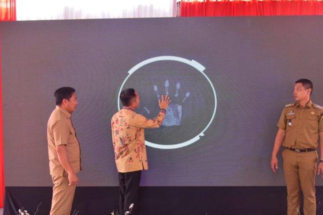 Walikota Ratu Dewa Resmikan 50 Titik WiFi Gratis di Palembang, Targetkan Akses Internet Merata untuk Warga