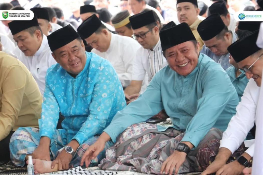Gubernur Herman Deru dan Wagub Cik Ujang Kompak Rayakan Idul Adha 1446 H di Griya Agung Palembang
