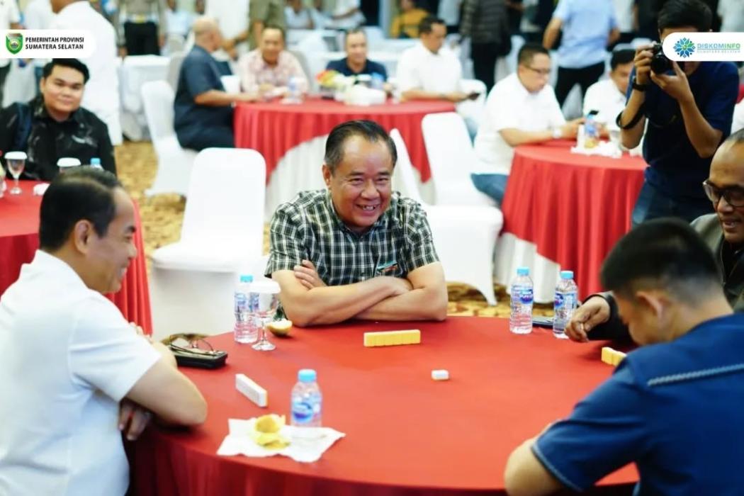 Hadiri Turnamen Gaple Kapolda Sumsel, Cik Ujang Harap Sinergitas antar FORKOPIMDA Jaga Keamanan Ketertiban