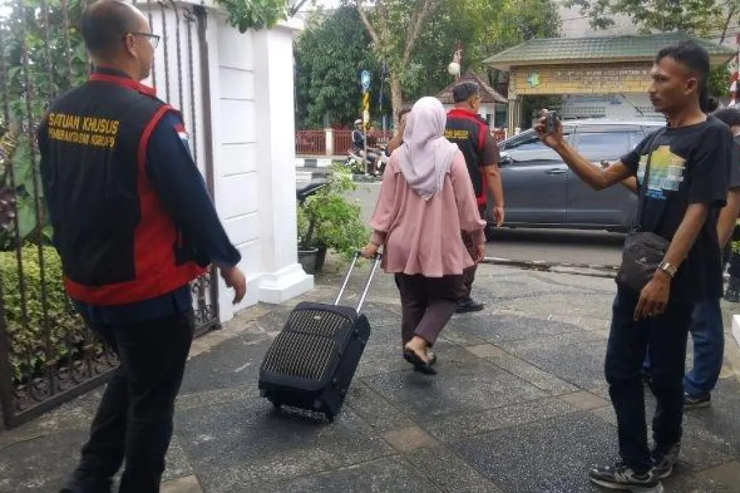 Rumah Alex Noerdin Digeledah Terkait Kasus Korupsi Pasar Cinde Palembang, Kejati Bawa Satu Koper dari Rumah Eks Gubernur
