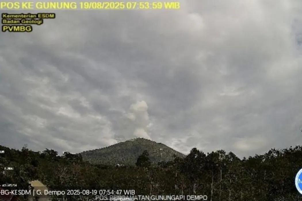 gunung-api-dempo-erupsi-6-pendaki-sempat-terjebak-di-puncak-gunung