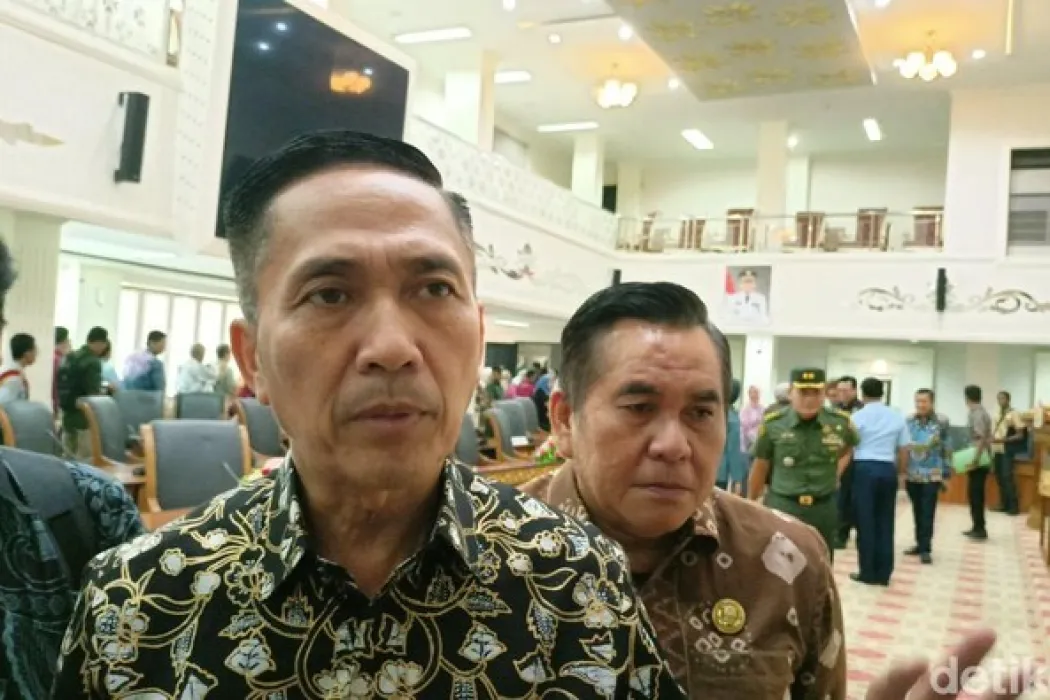 tekan-angka-kemacetan-di-palembang-walikota-ratu-dewa-imbau-warga-kembali-gunakan-transportasi-umum