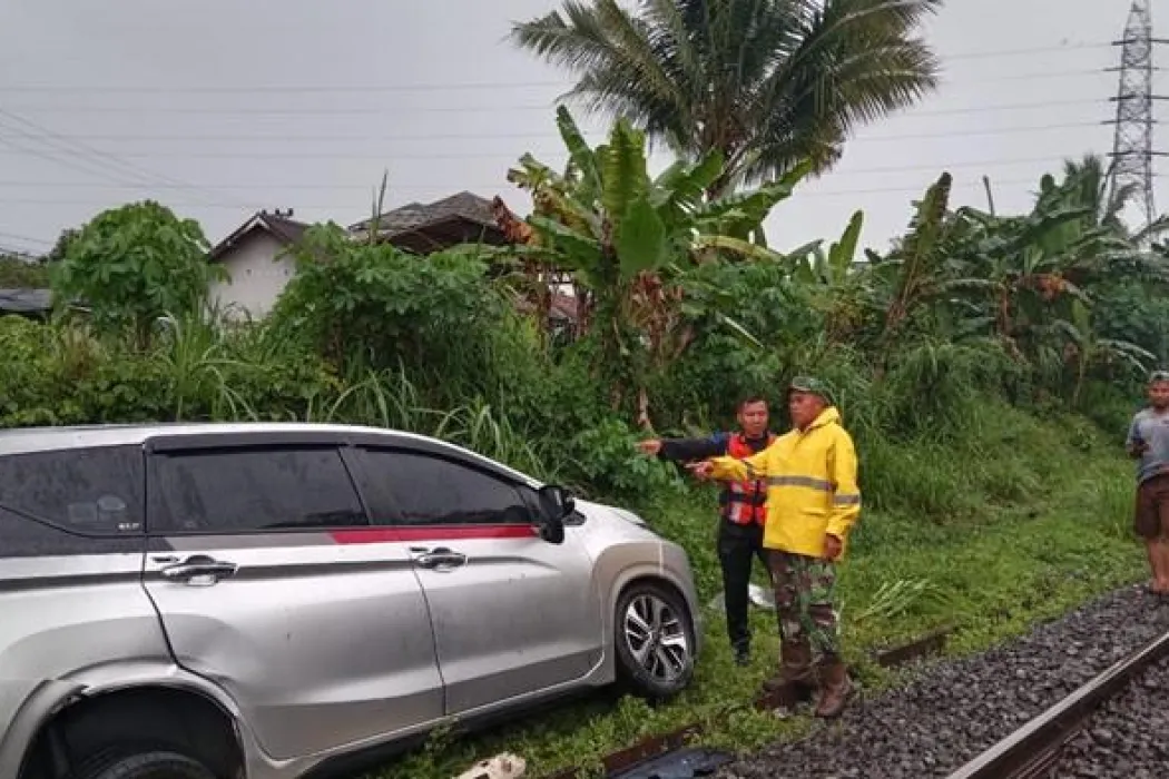 Mobil Expander Angkut Sekeluarga Ditabrak Kereta di OKU, Bayi 2,5 Bulan Selamat Sang Ibu Tewas