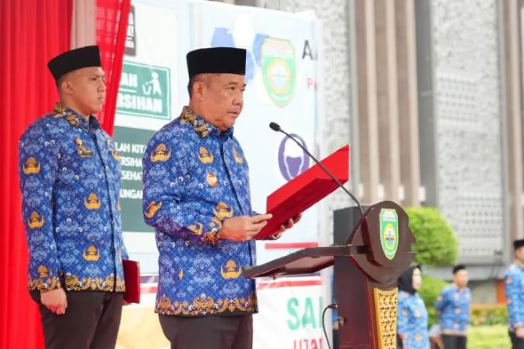 Cik Ujang Ajak ASN Perkuat Loyalitas dan Sinergi Saat Pimpin Apel Gabungan Pemprov