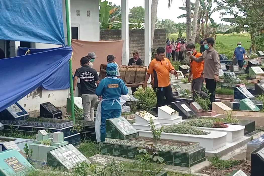 polisi-bongkar-kuburan-wanita-hamil-tewas-di-hotel-palembang-usut-tuntas-kematian-ap