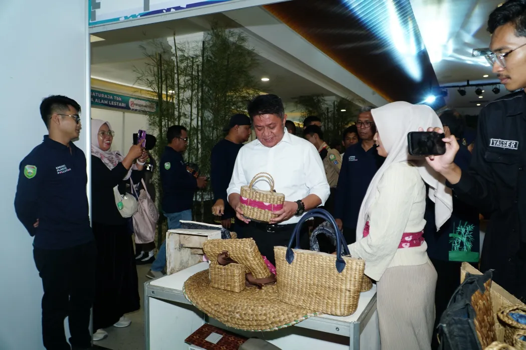 Herman Deru Ajak Masyarakat Sumsel Wujudkan Lingkungan Bersih, Hijau, dan Bebas Plastik